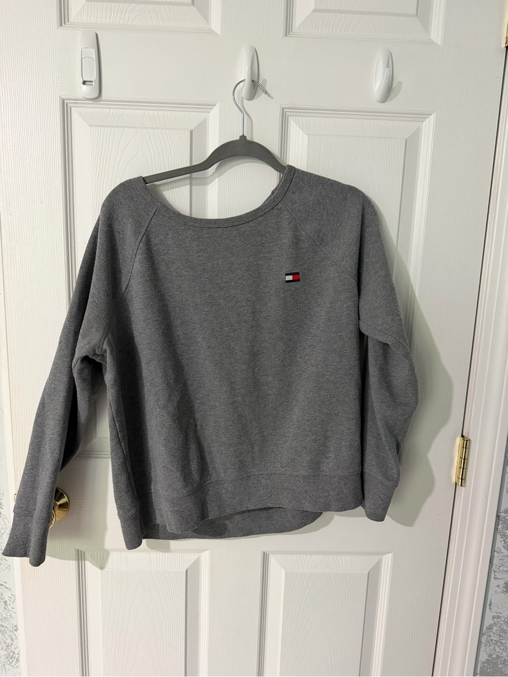 Tommy Hilfiger Gray Sweatshirt with small Logo size large